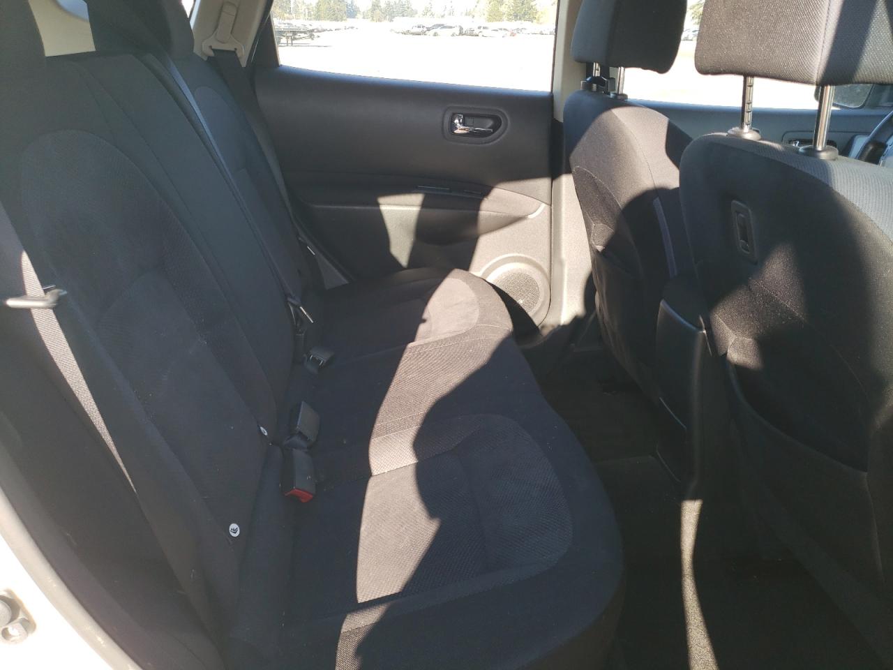 2015 Nissan Rogue - Image 11