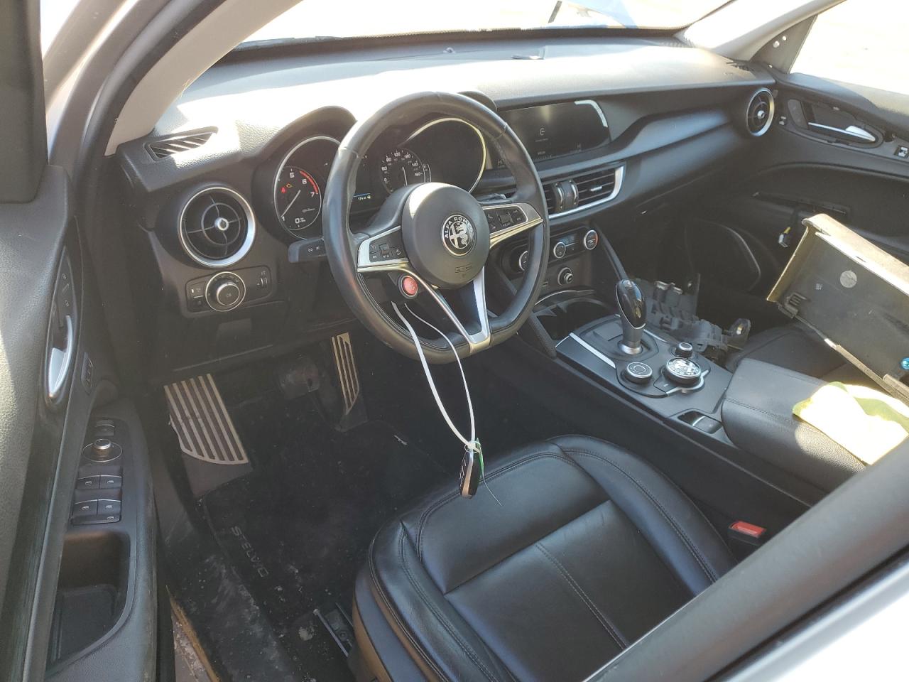 2018 Alfa Romeo Stelvio - Image 8