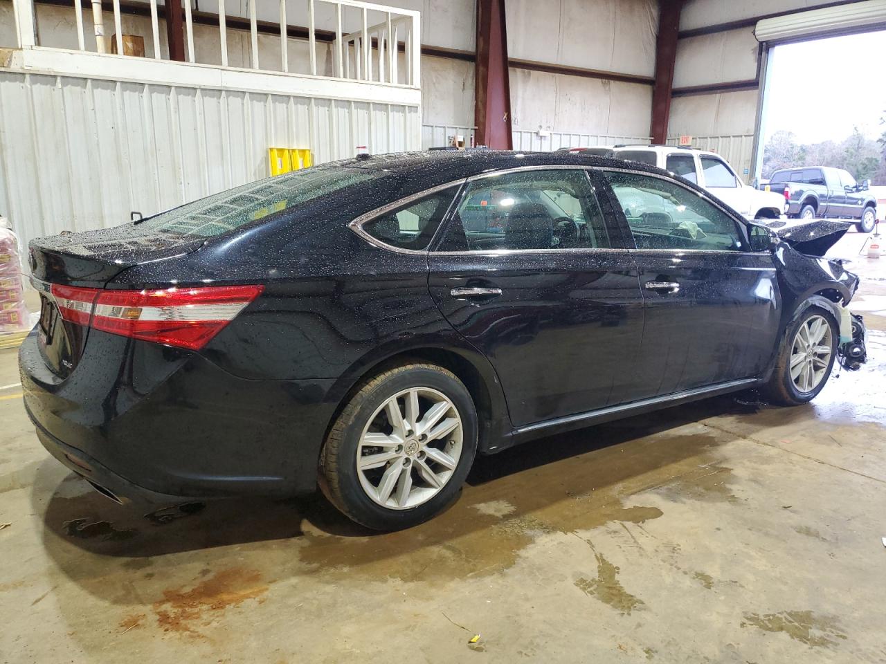 2015 Toyota Avalon - Image 3