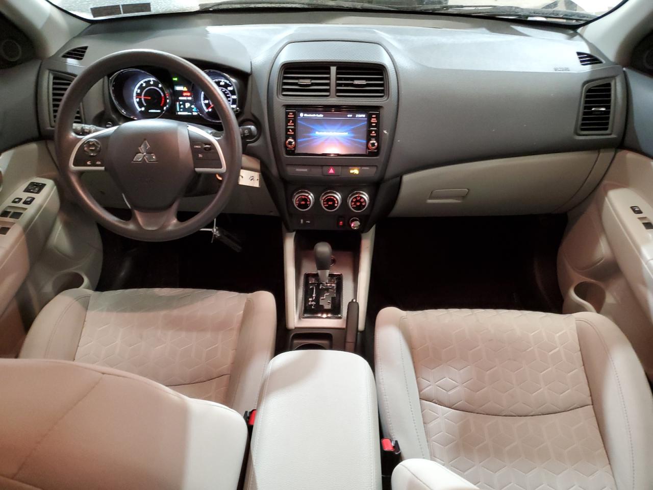 2021 Mitsubishi Outlander - Image 8