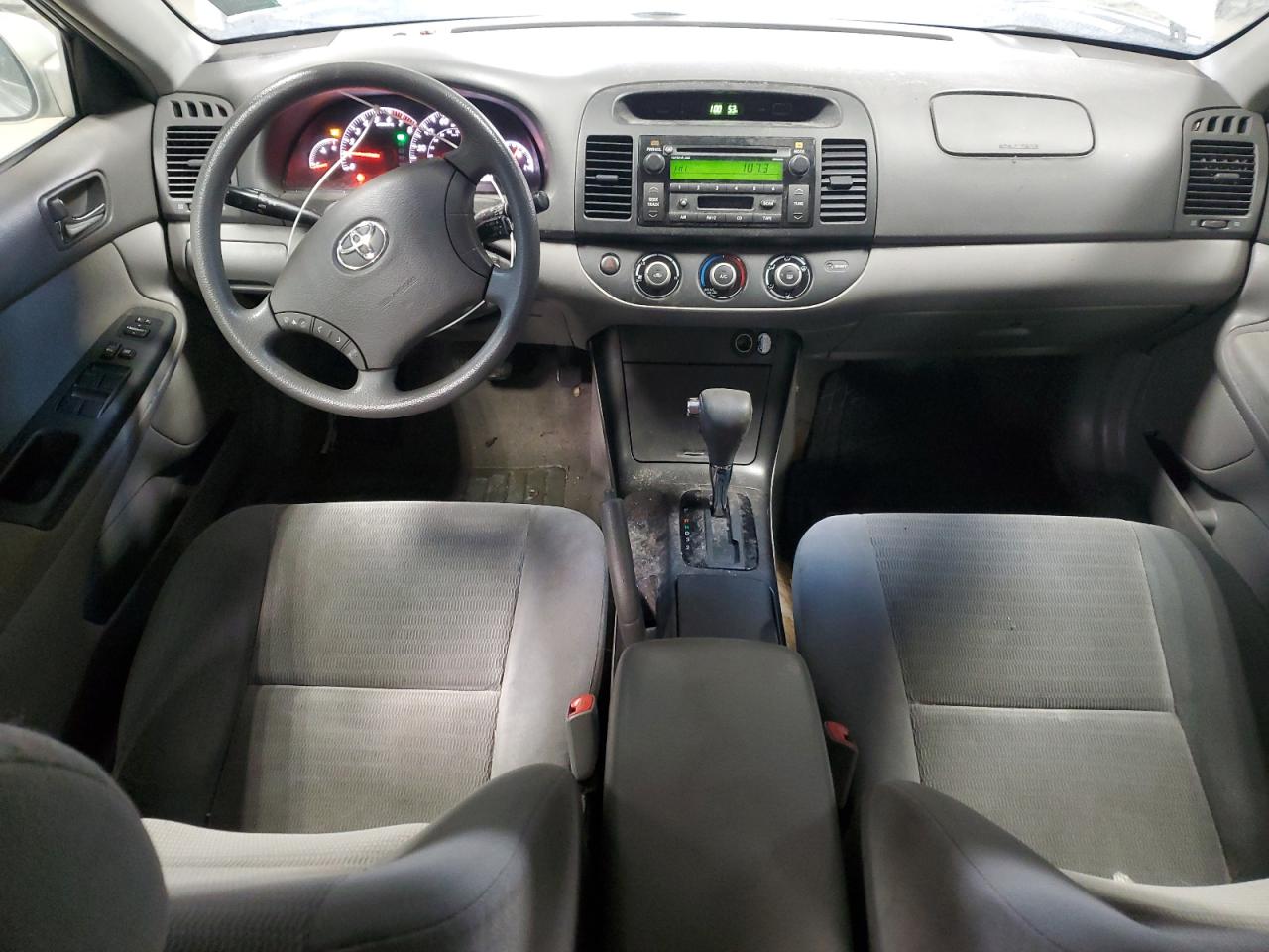 2005 Toyota Camry - Image 8