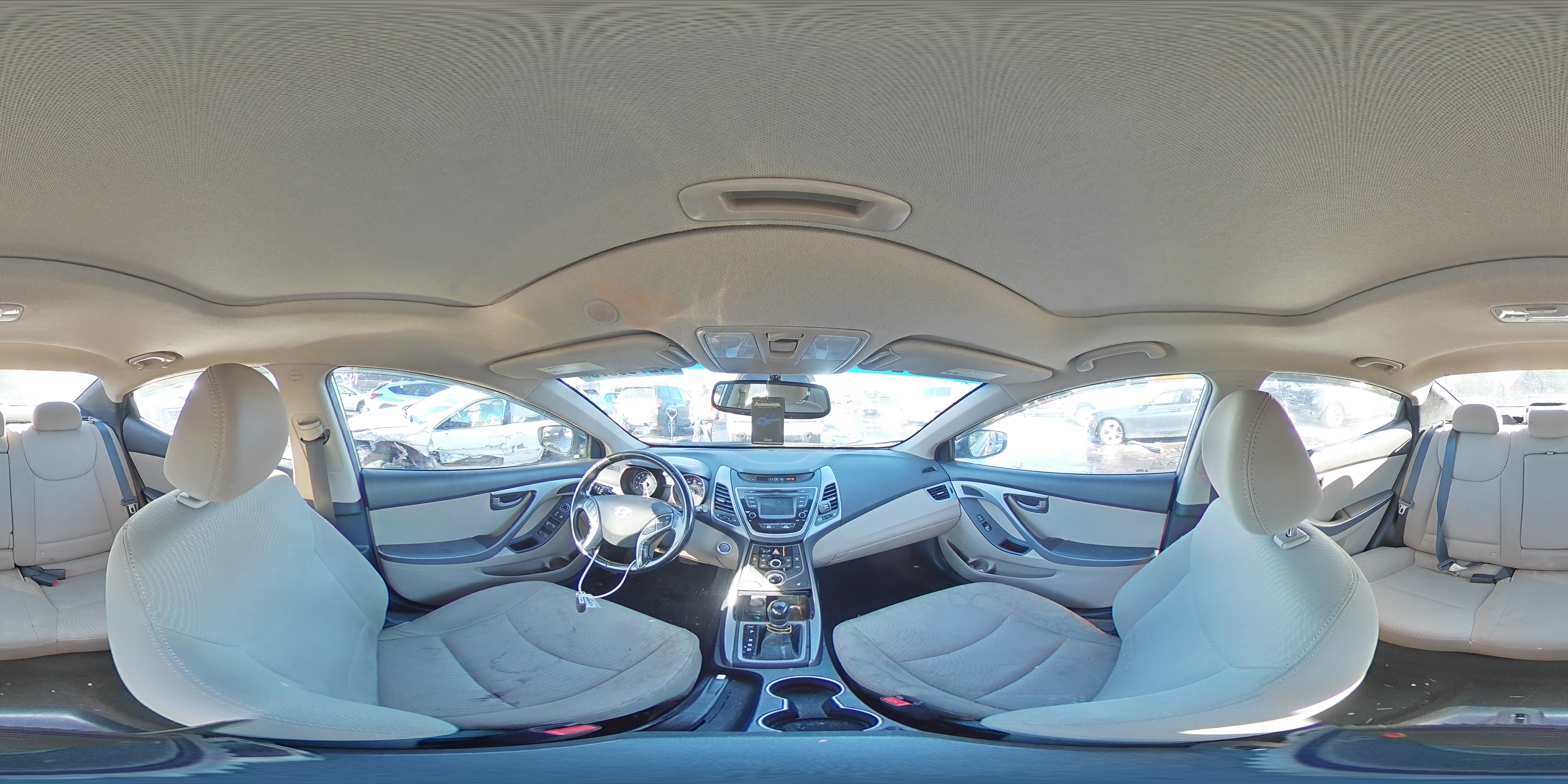 2016 Hyundai Elantra - Image 13