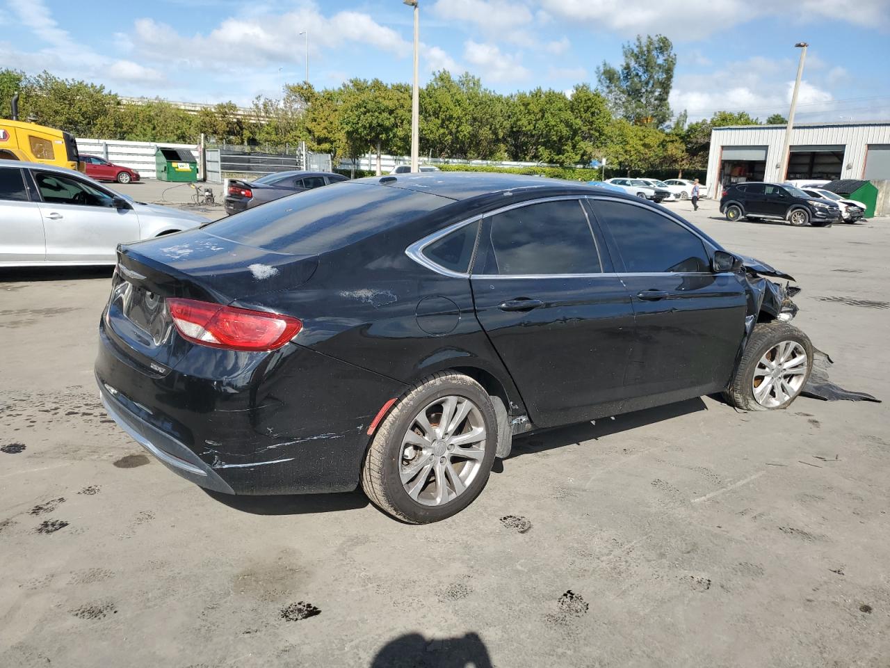 2015 Chrysler 200 - Image 3