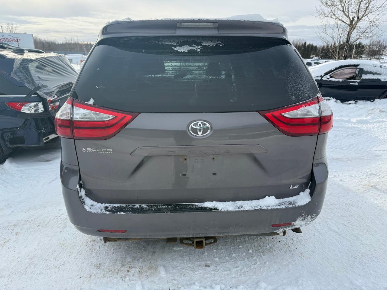 2015 Toyota Sienna - Image 6