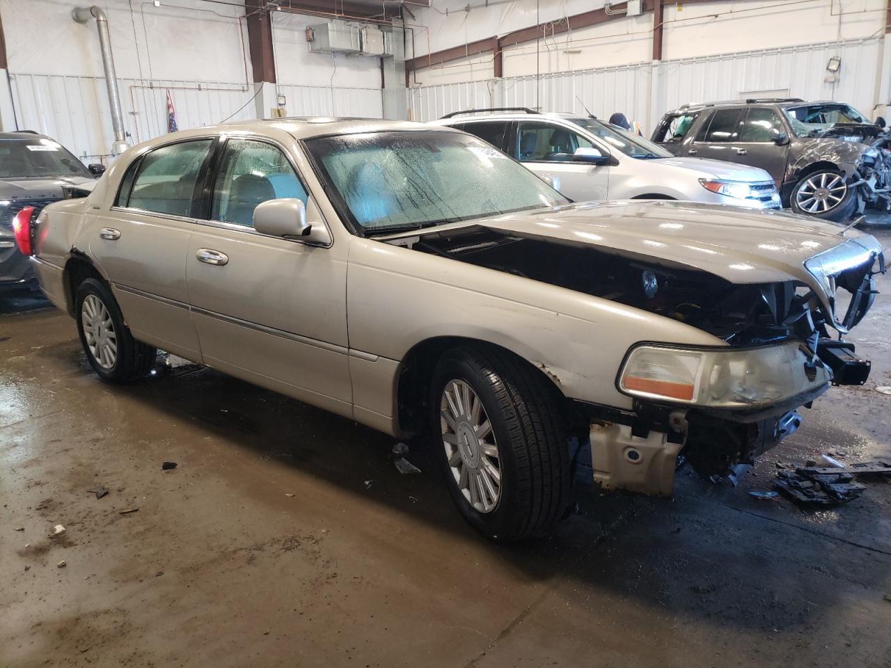 2005 Lincoln Town Car - Image 4