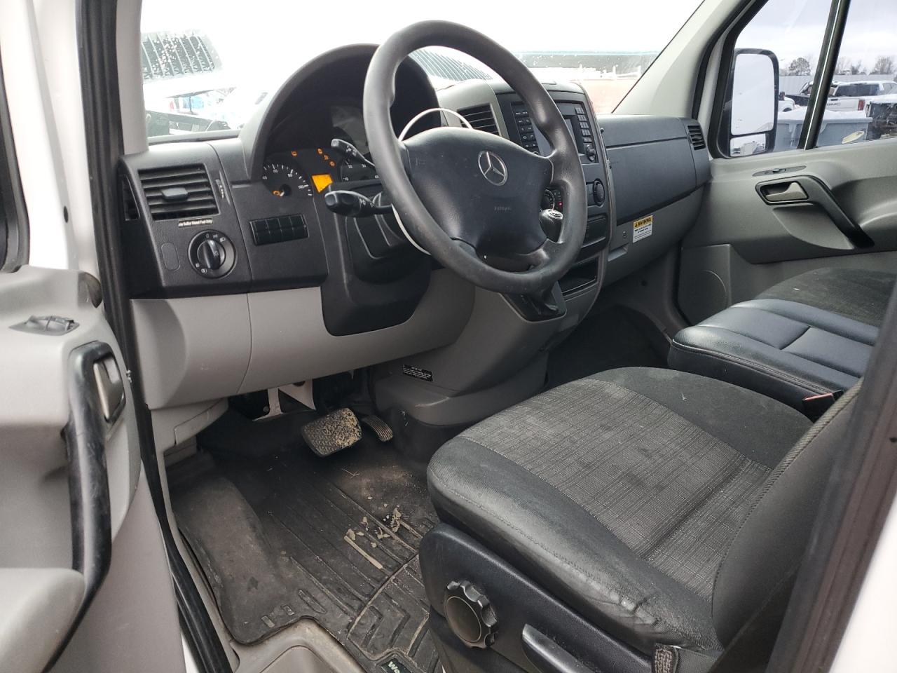 2014 Mercedes-Benz Sprinter - Image 8