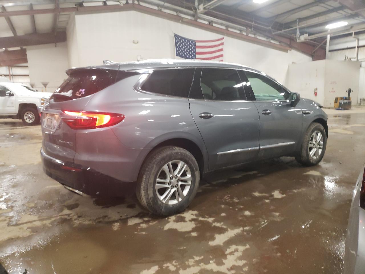 VIN 5GAEVAKW8JJ168190 2018 BUICK ENCLAVE no.3