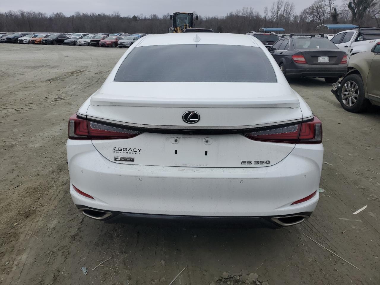 2019 Lexus ES - Image 6