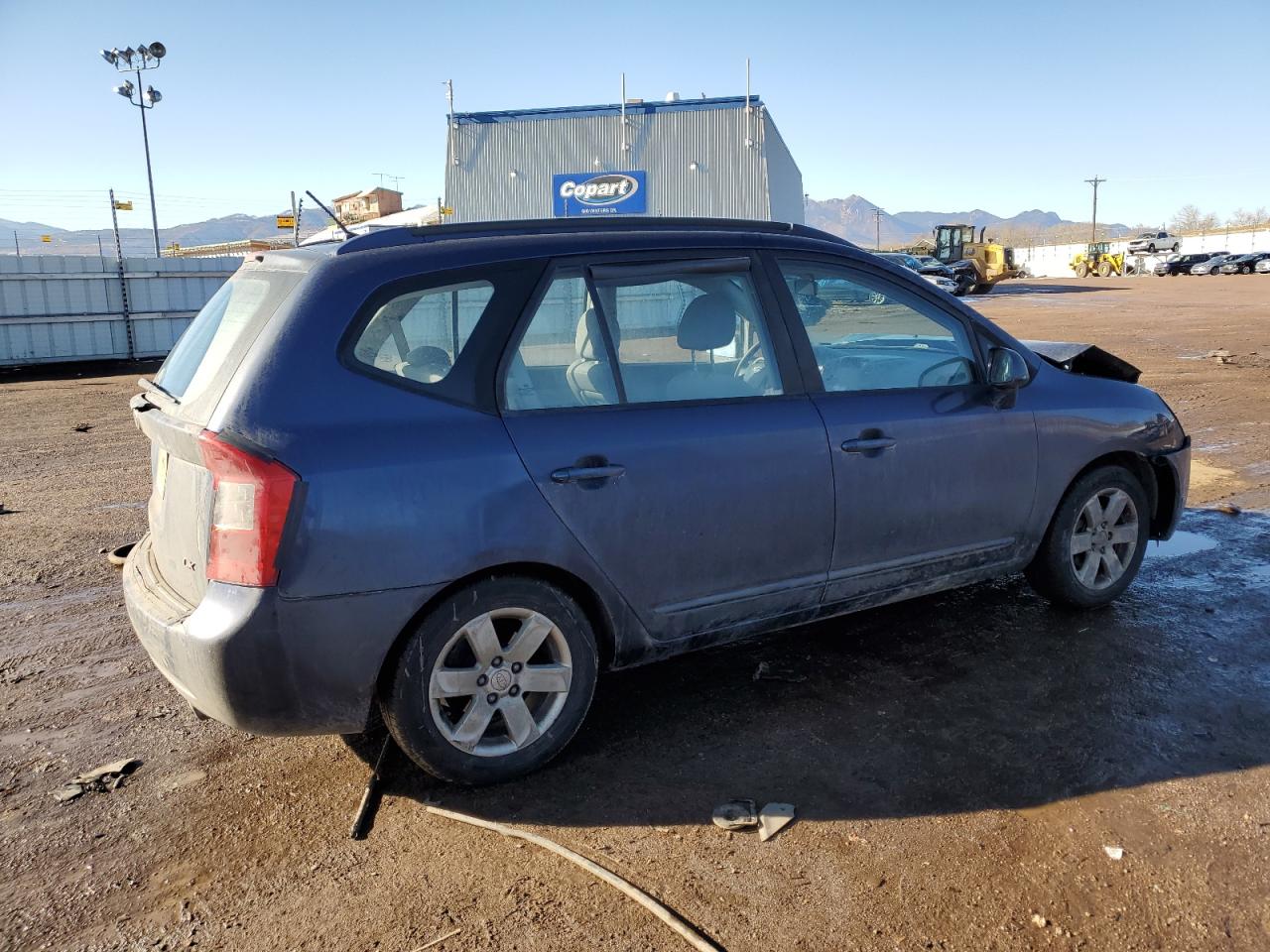 2007 Kia Rondo - Image 3