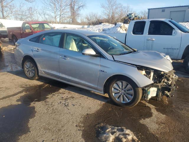  HYUNDAI SONATA 2017 Серебристый
