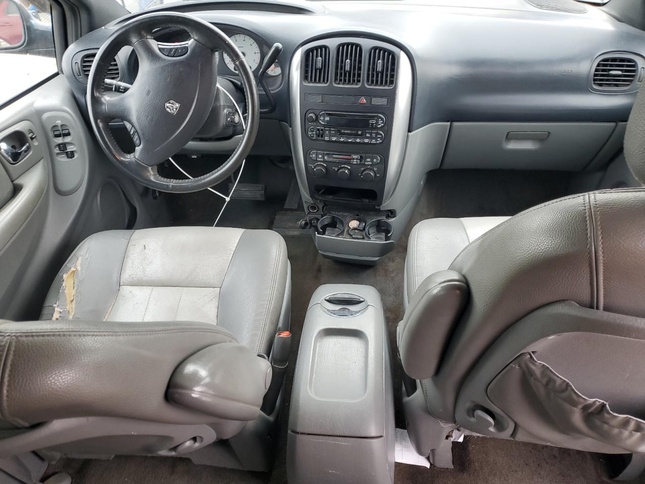 2004 Dodge Caravan - Image 8