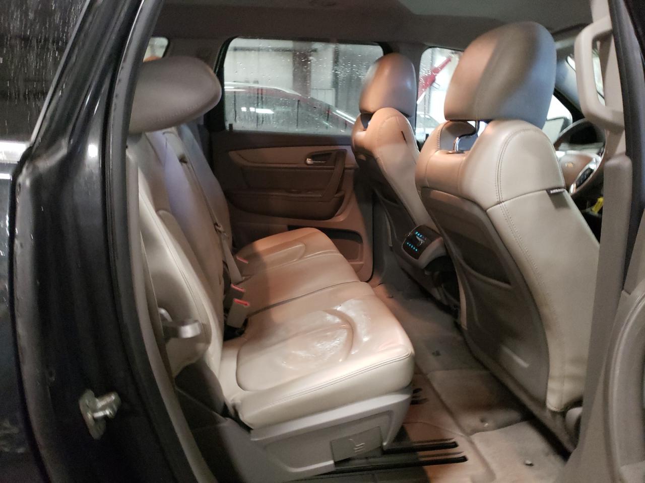 2015 Chevrolet Traverse - Image 11