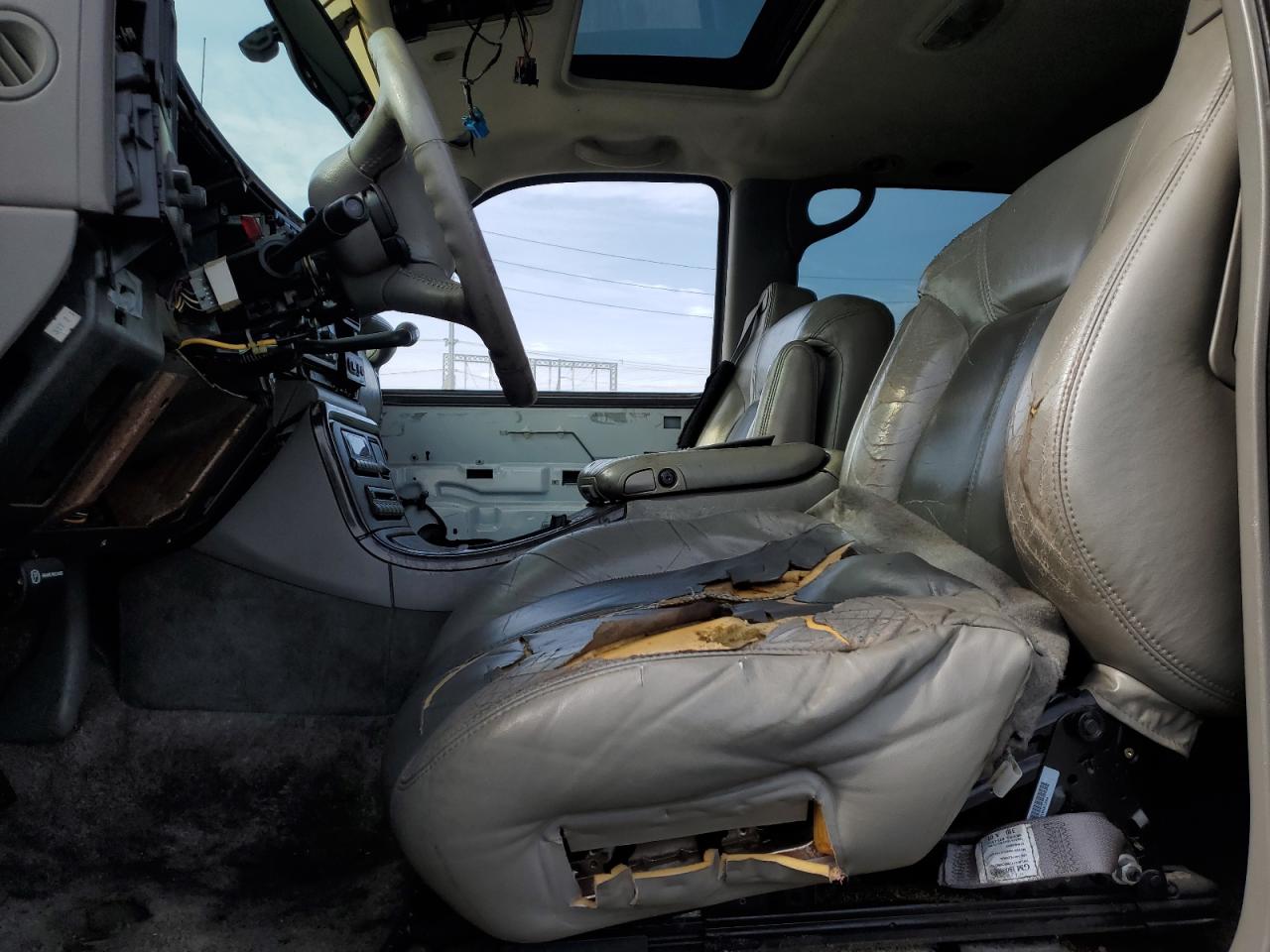 2002 GMC Yukon - Image 7