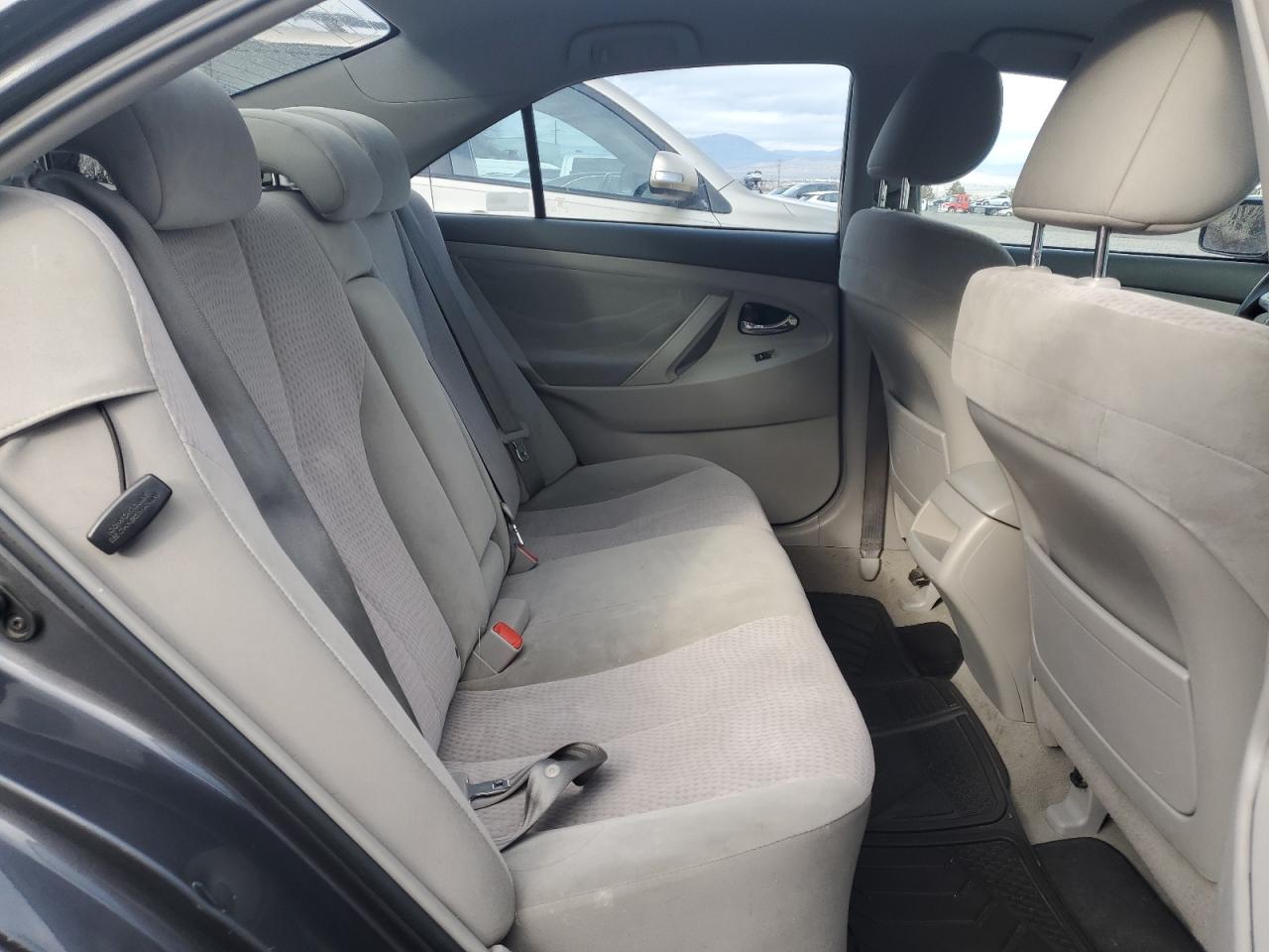 2011 Toyota Camry - Image 10