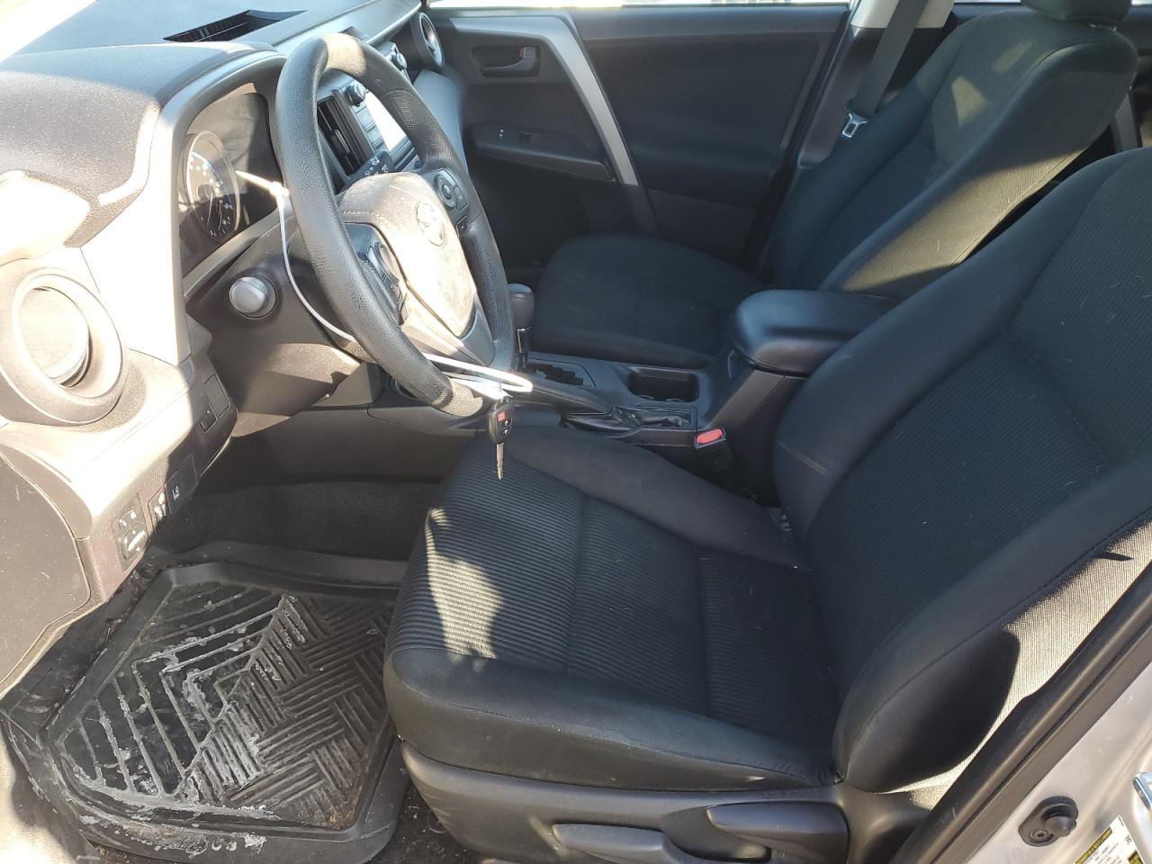2017 Toyota RAV 4 - Image 7