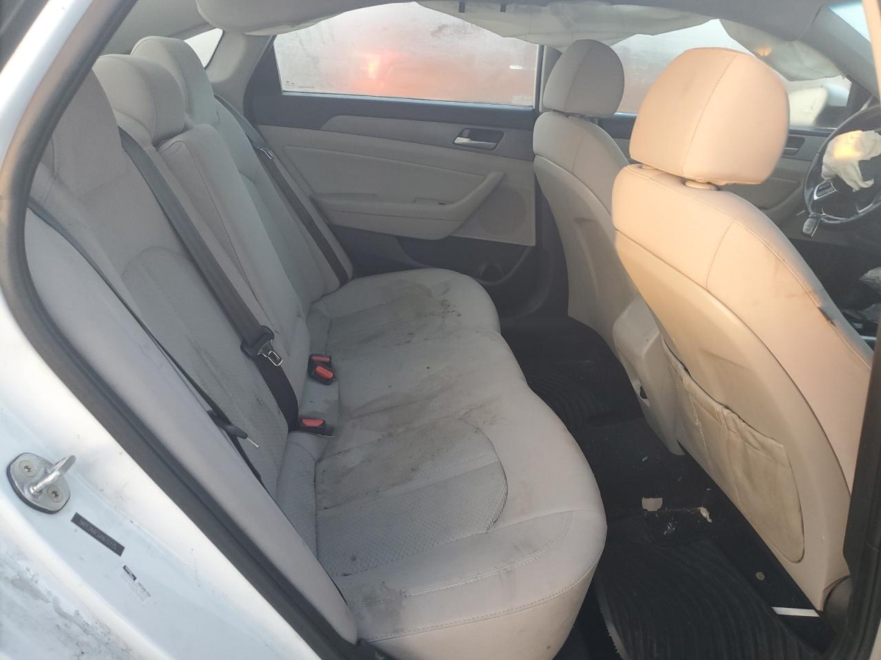 2018 Hyundai Sonata - Image 11