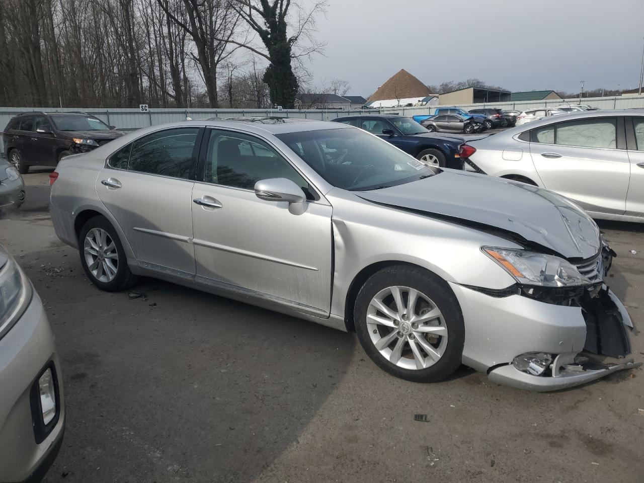 2010 Lexus ES - Image 4