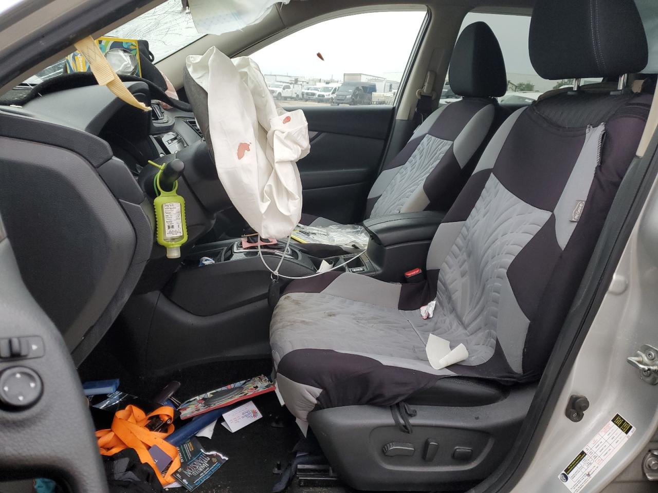 2017 Nissan Rogue - Image 7