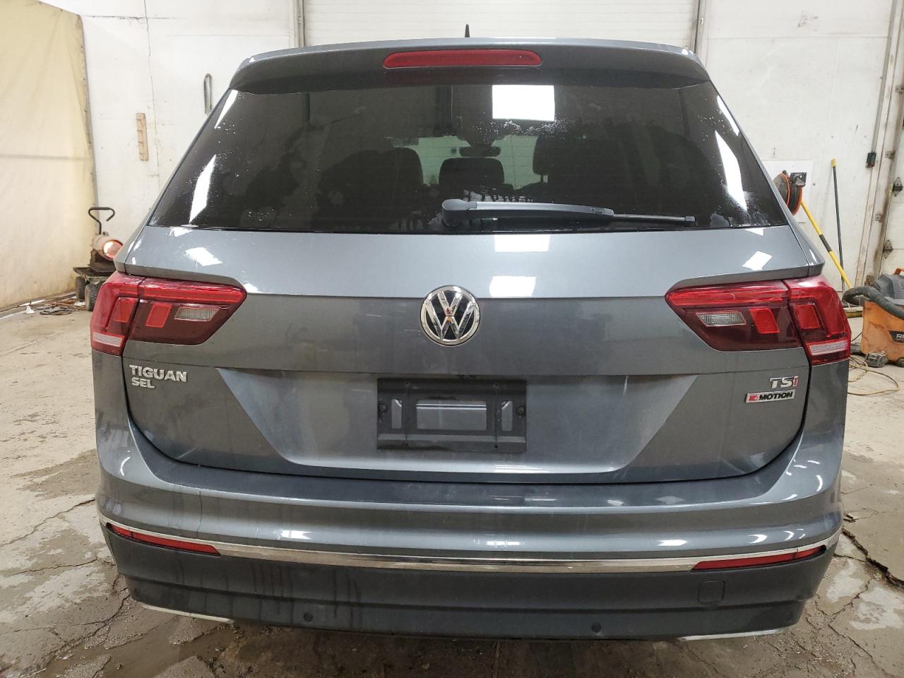 2018 Volkswagen Tiguan - Image 6