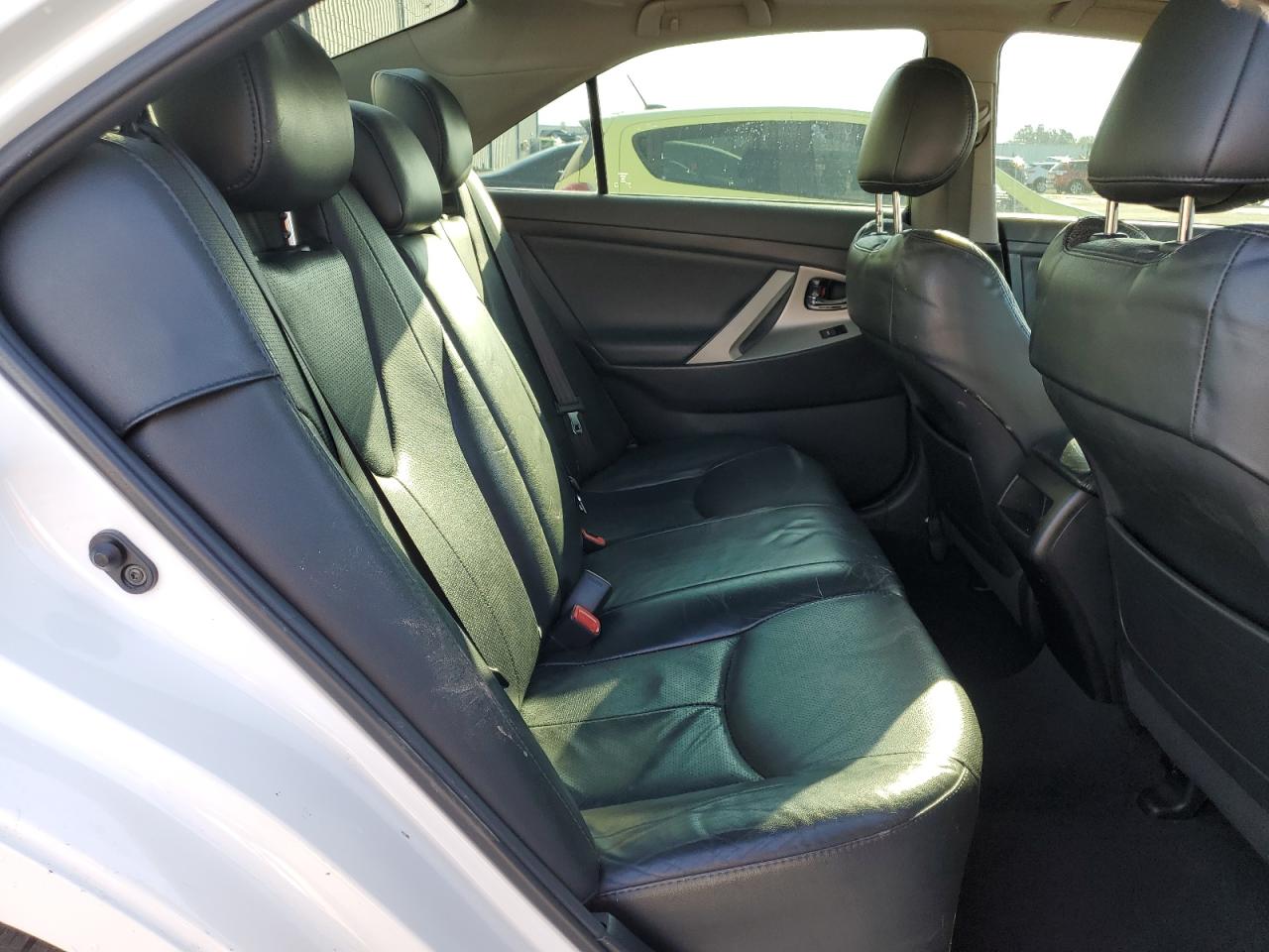 2011 Toyota Camry - Image 10