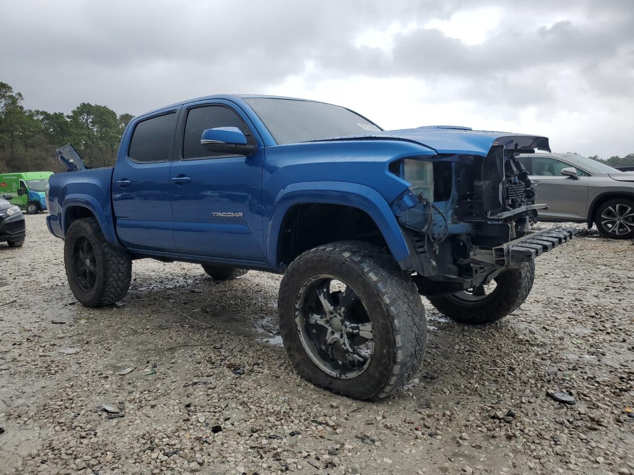 2017 Toyota Tacoma - Image 4