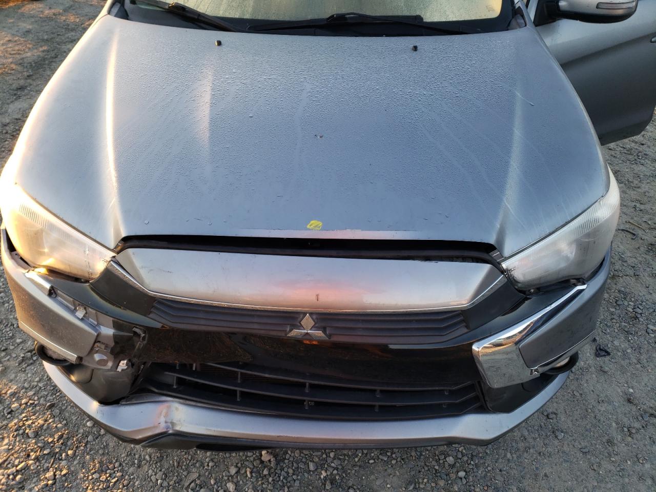 2017 Mitsubishi Outlander - Image 12