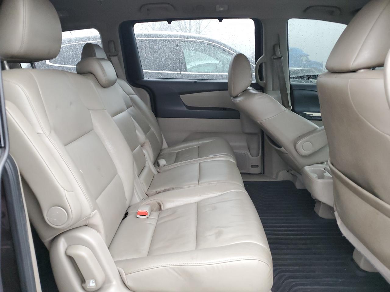 2012 Honda Odyssey - Image 11