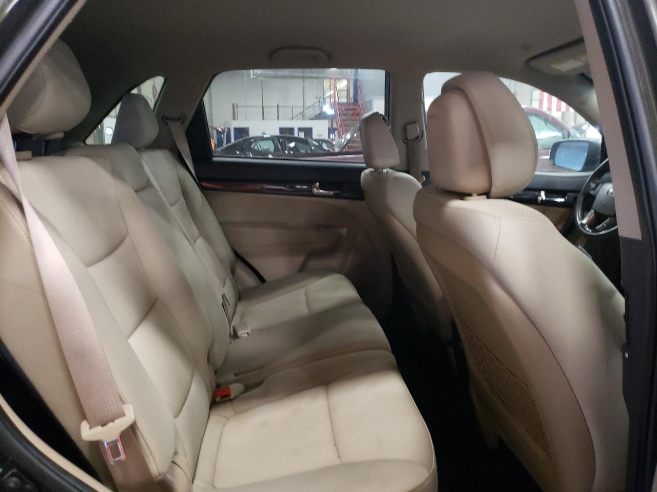 2011 Kia Sorento - Image 11