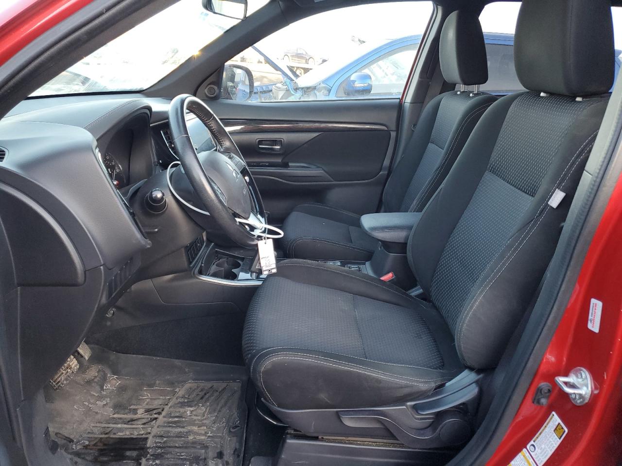 2018 Mitsubishi Outlander - Image 7