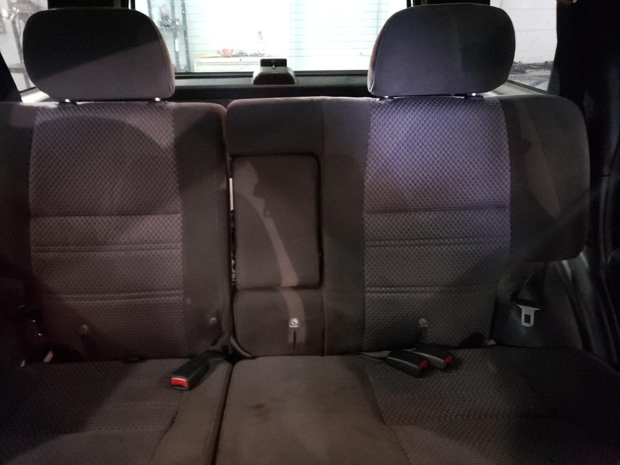 2004 Nissan Pathfinder - Image 10