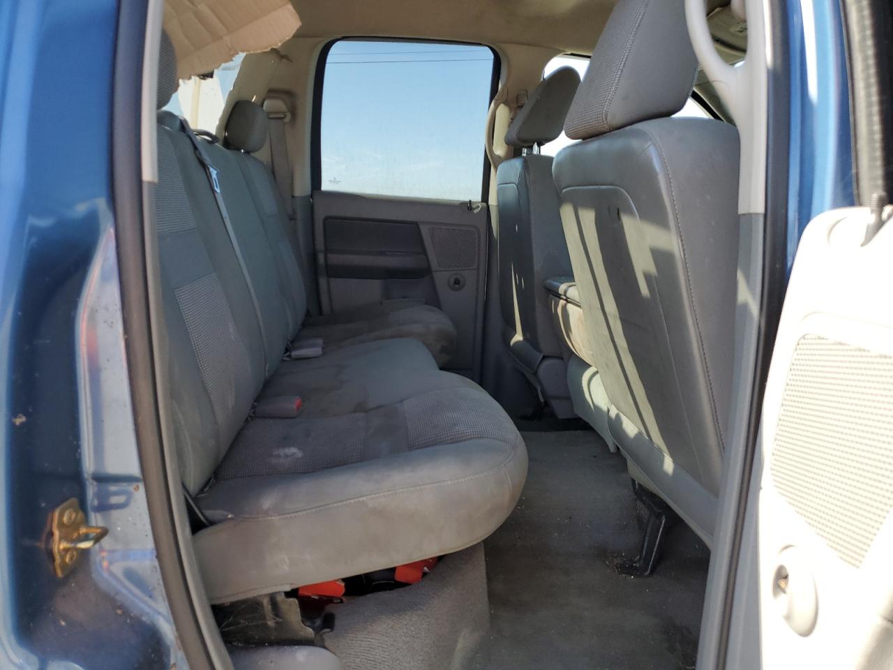2006 Dodge RAM - Image 10