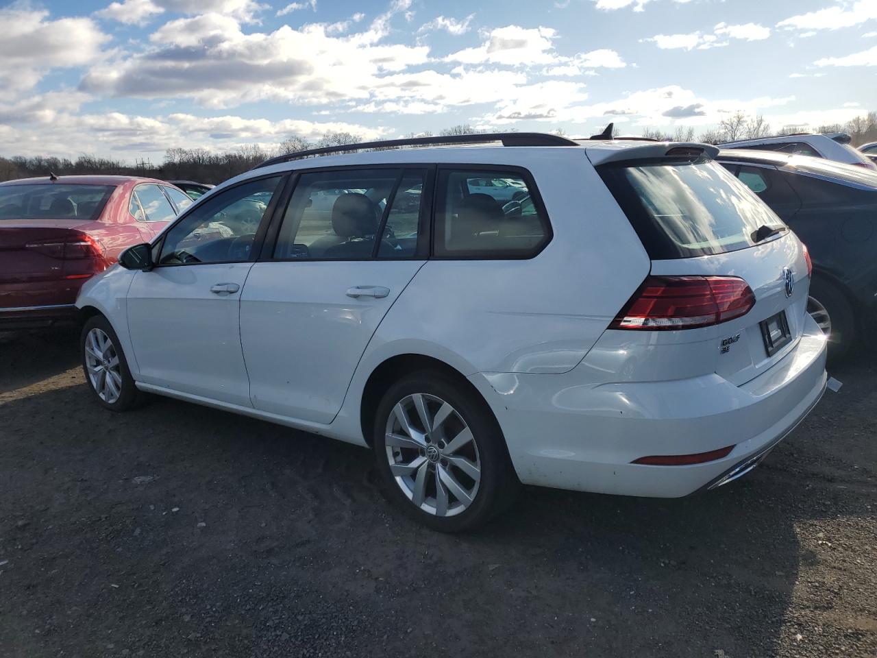 2019 Volkswagen Golf - Image 2