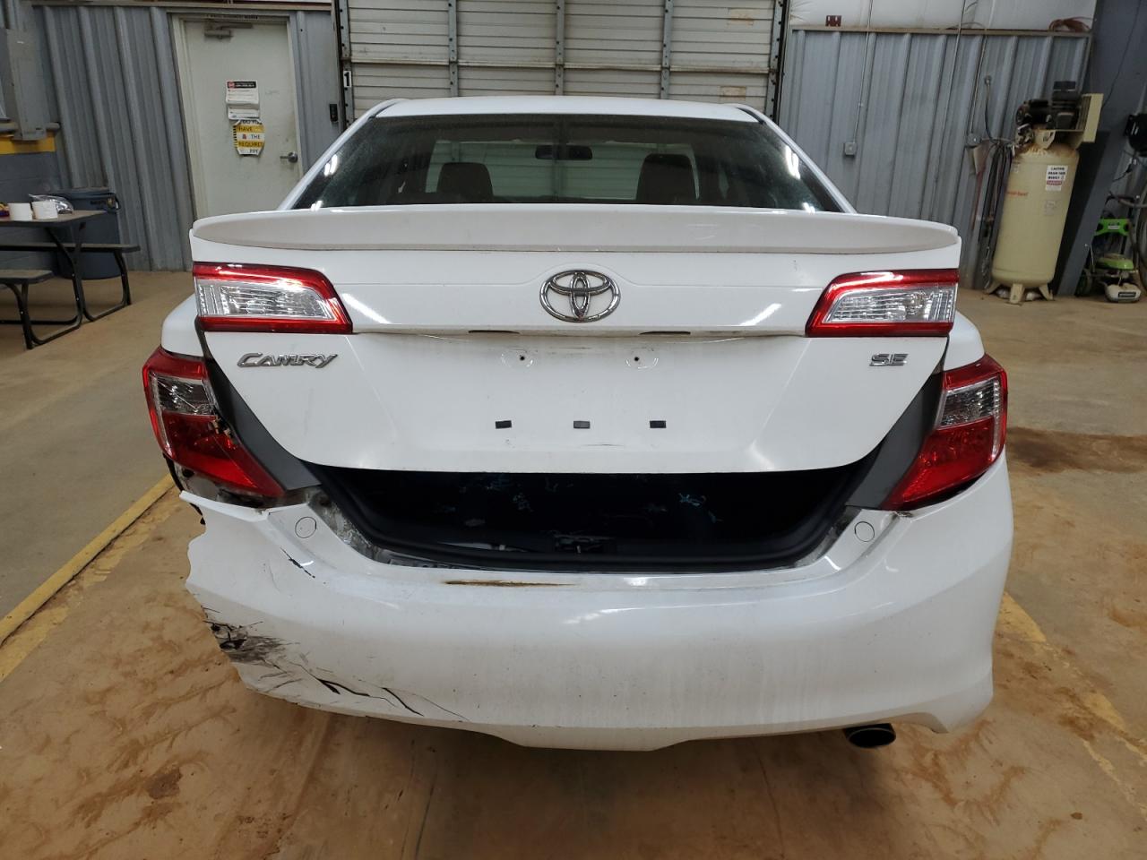 2014 Toyota Camry - Image 6
