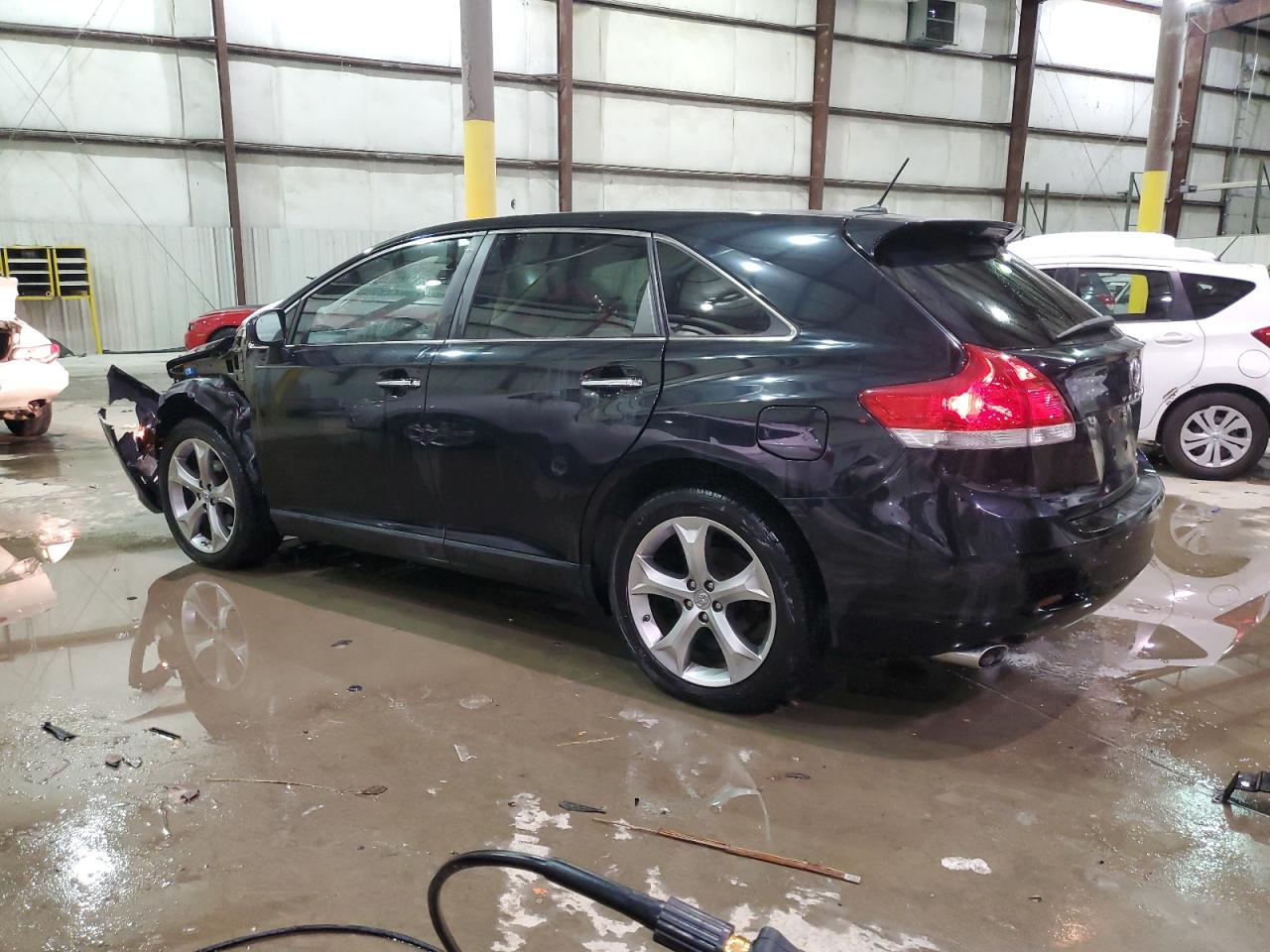 2012 Toyota Venza - Image 2