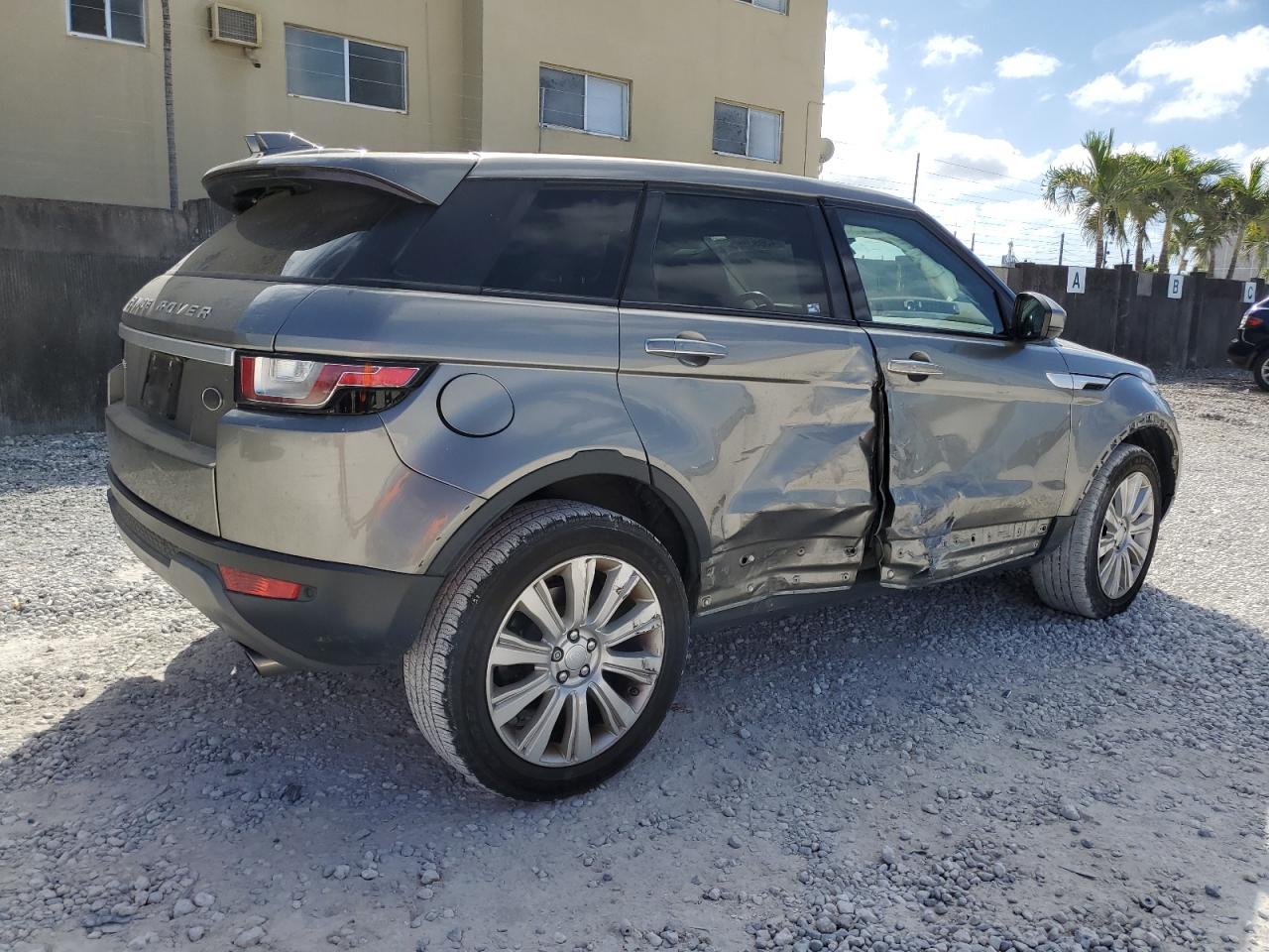 2018 Land Rover Range Rover - Image 3