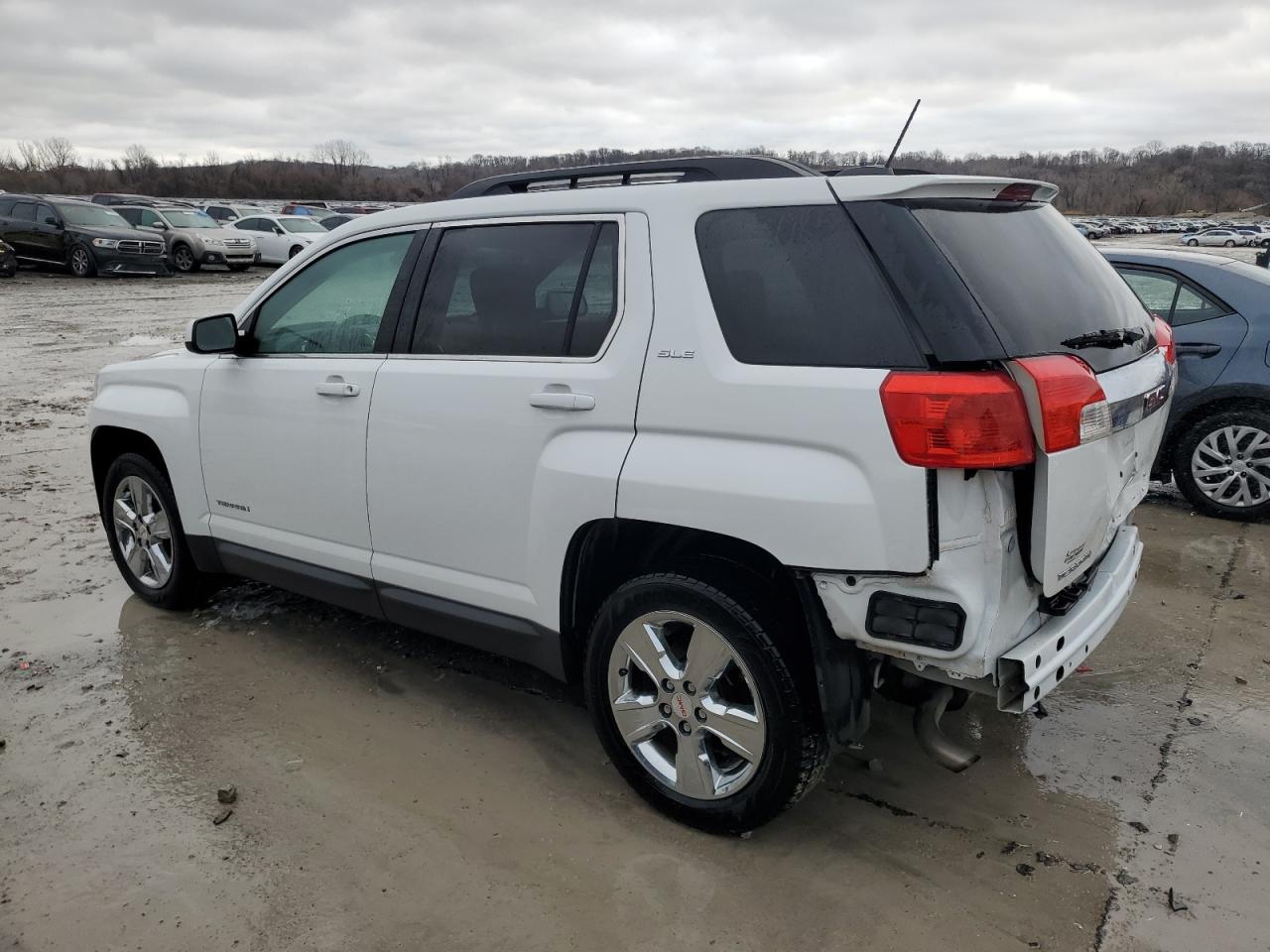 2015 GMC Terrain - Image 2