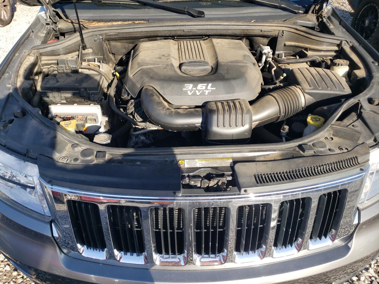 2012 Jeep Grand Cherokee - Image 12