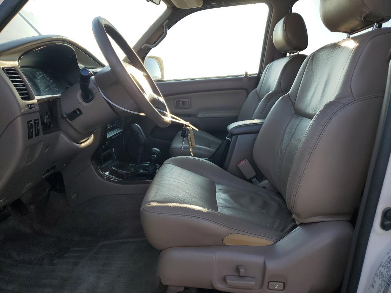2001 Toyota 4Runner - Image 7