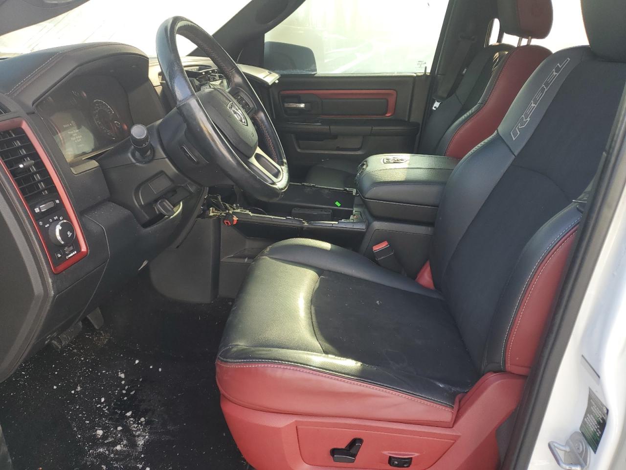 2016 RAM 1500 - Image 7