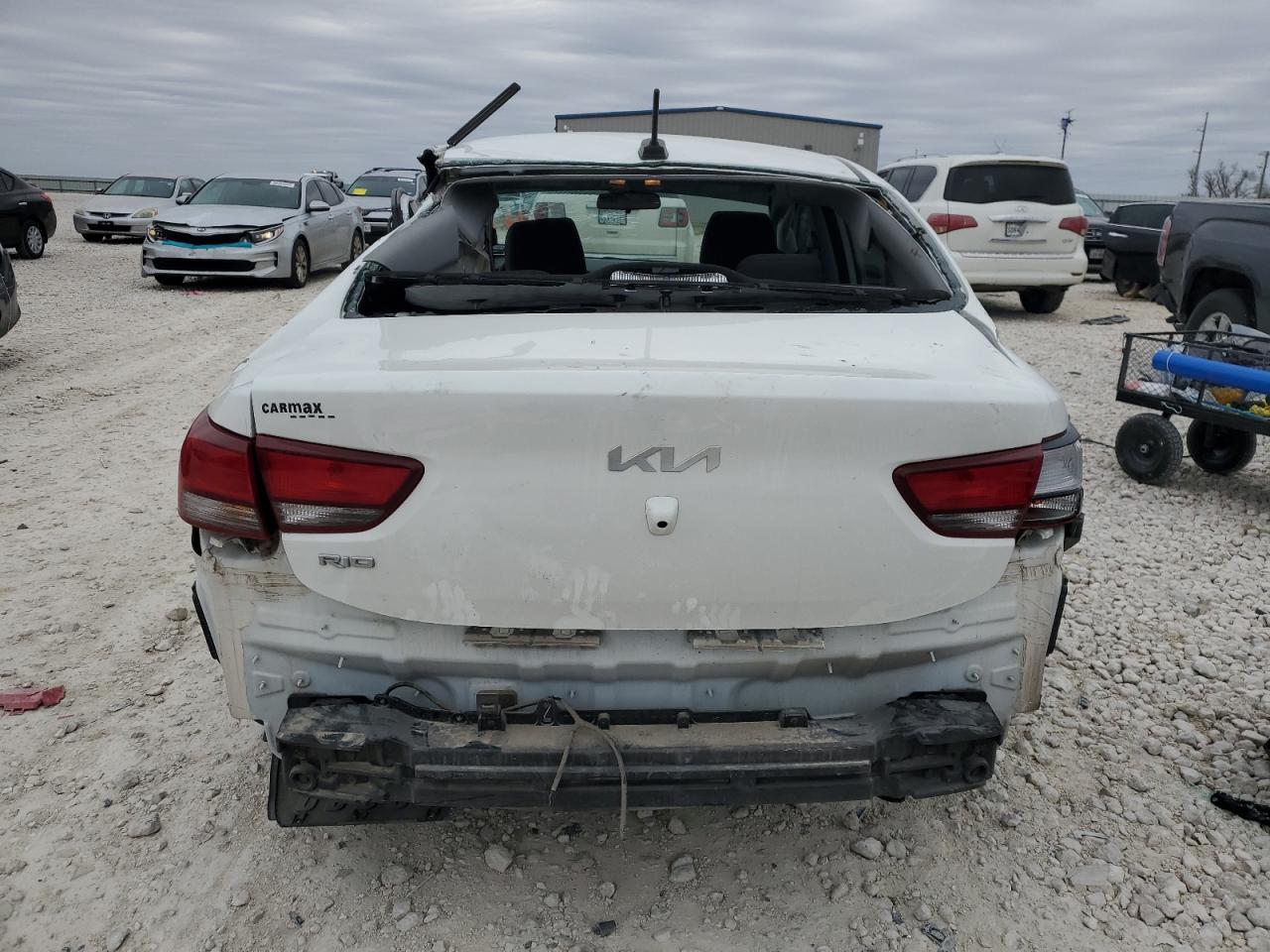 2022 Kia Rio - Image 6