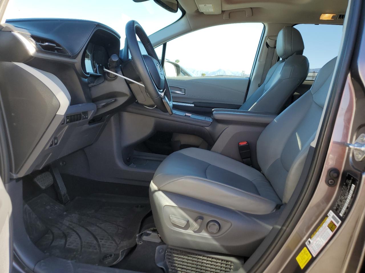 2021 Toyota Sienna - Image 7