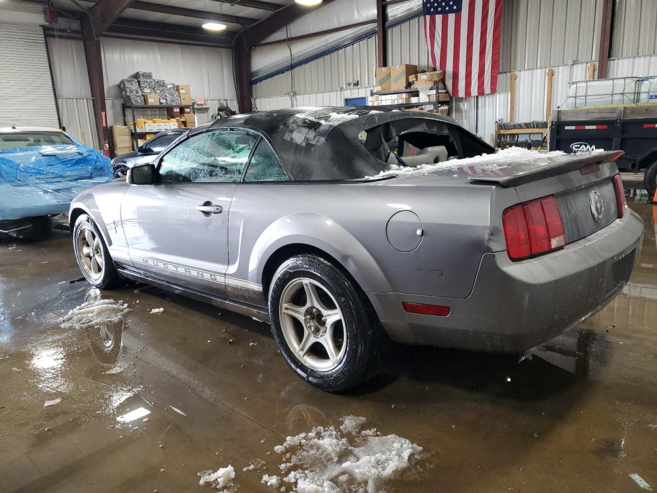 2007 Ford Mustang - Image 2