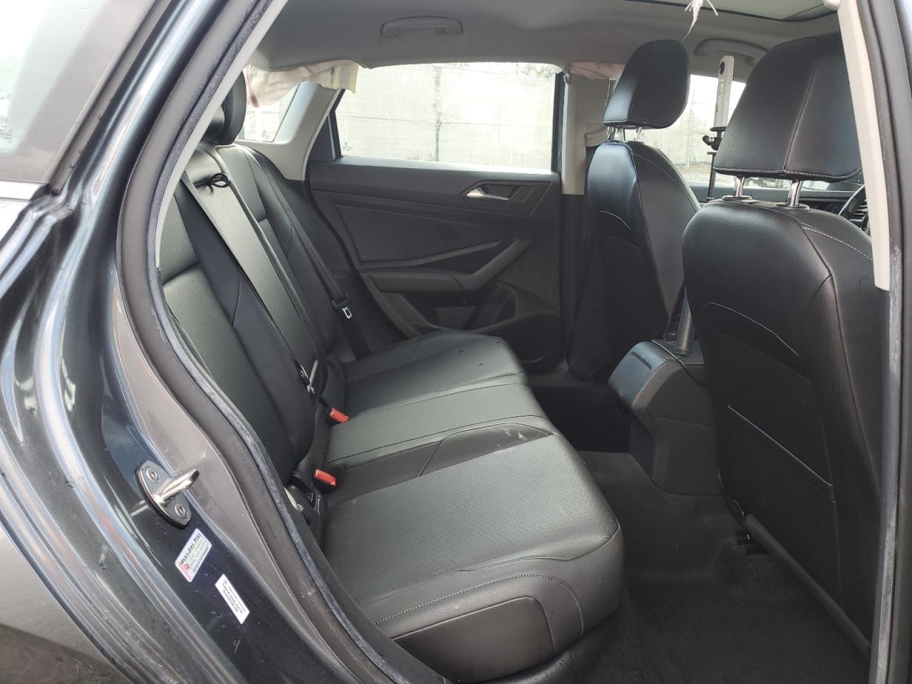 2019 Volkswagen Jetta - Image 11