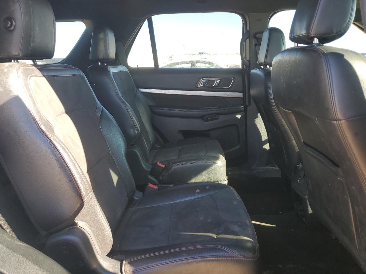 2018 Ford Explorer - Image 11