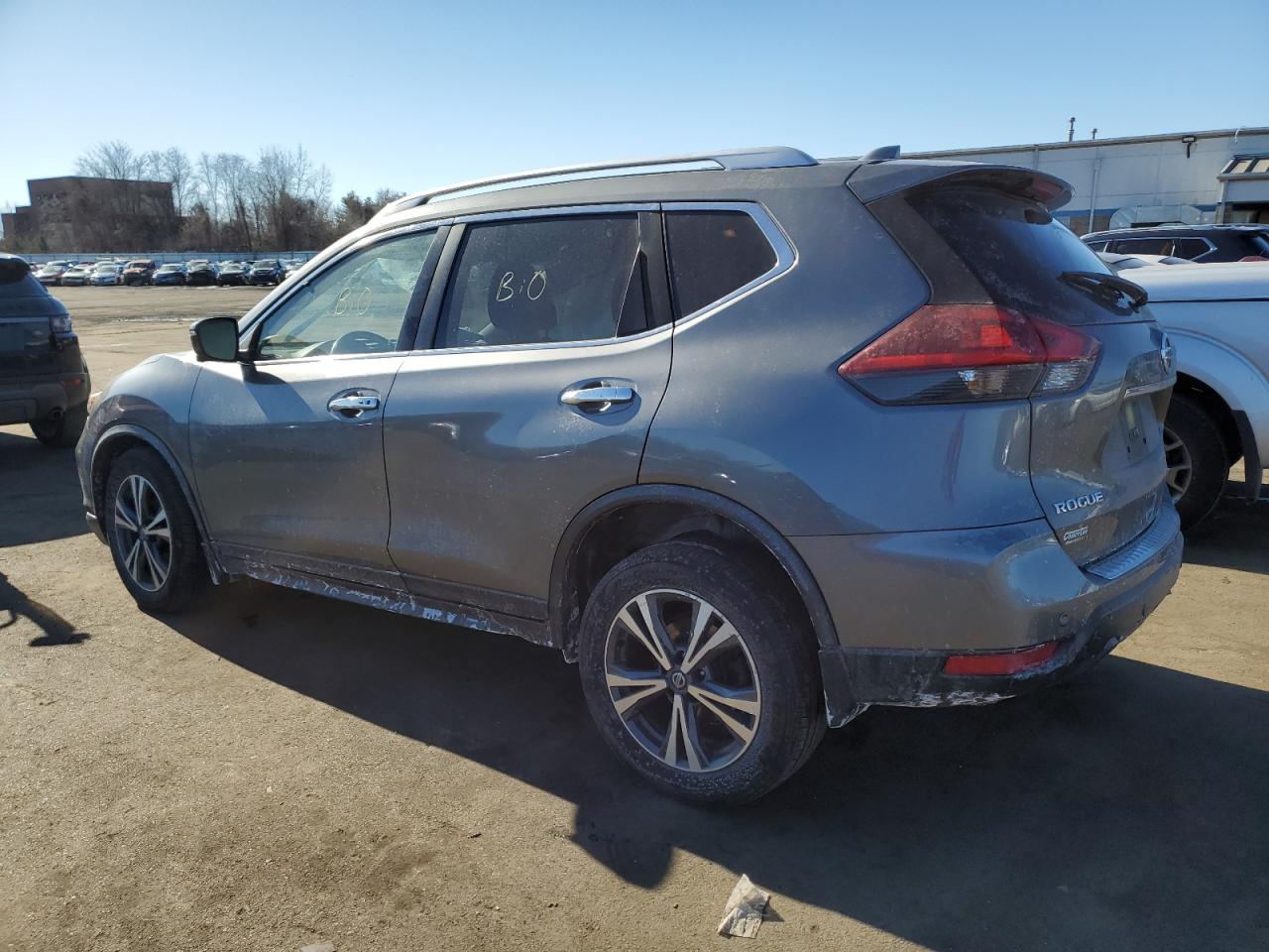 2019 Nissan Rogue - Image 2