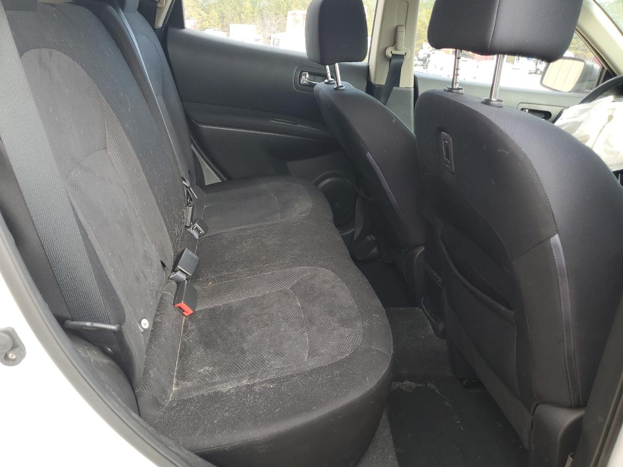 2015 Nissan Rogue - Image 10