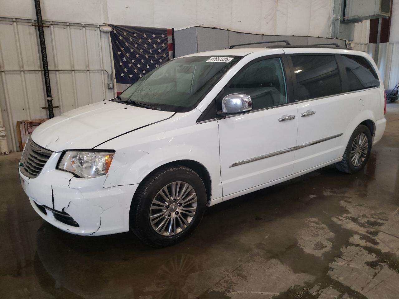 2014 Chrysler Town & Country - Image 1