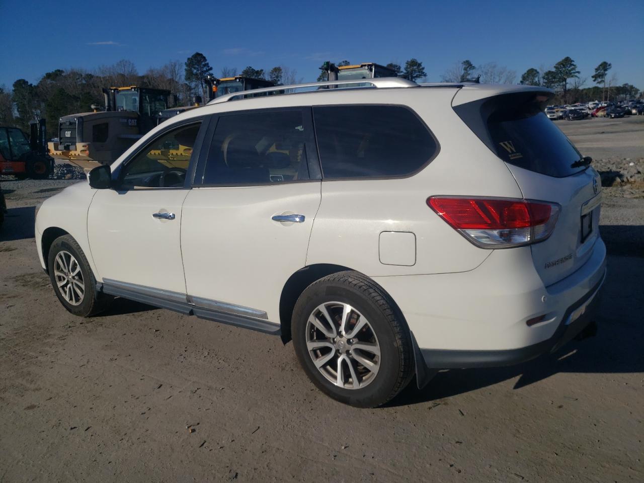 2013 Nissan Pathfinder - Image 2
