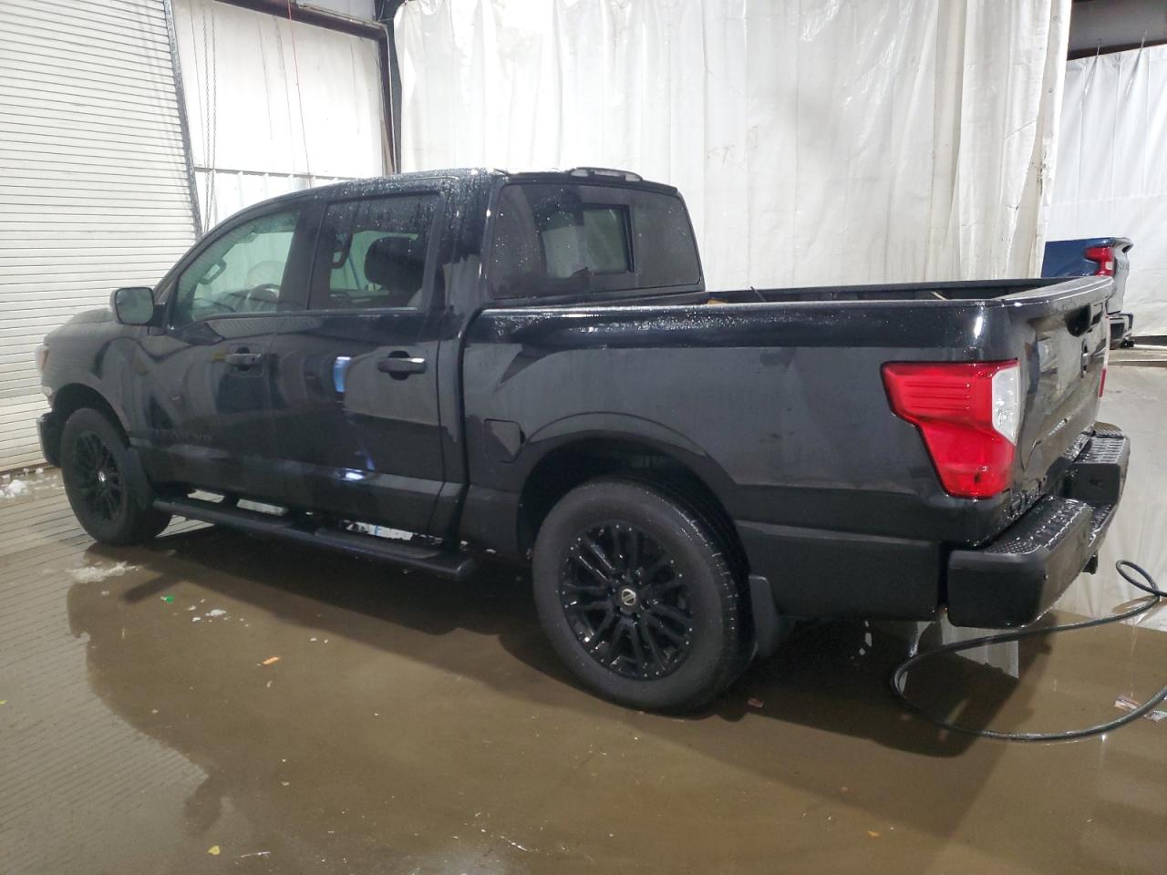 2019 Nissan Titan - Image 2