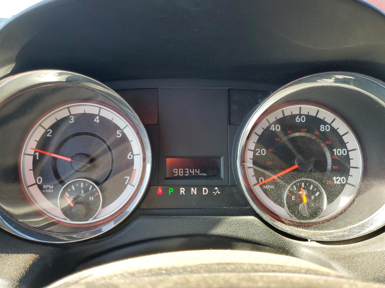 2015 Dodge Caravan - Image 9